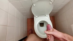 College guy Nick Hart busting a huge load in the bathroom Thumb