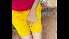 desi girl ananya panday having outdoor solo fun Thumb