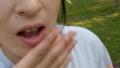 Geile Ghetto Bitch bezahlt f&uuml_r outdoor Blowjob Thumb