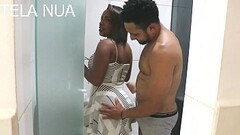 MAIS UMA NEGRA RABUDA QUERENDO FUDER COM UM ATOR PAUZUDO com SAMIRA FERRAZ (Continua no RED) Thumb